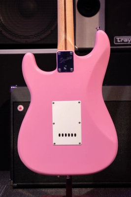 Squier - Bullet Strat - Pink 5