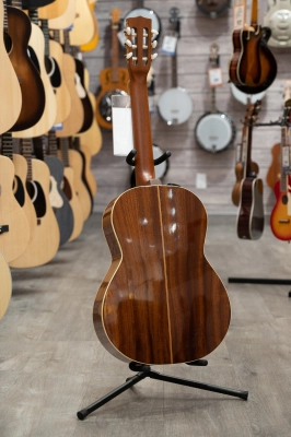 La Patrie Guitars - LP0425 Concert w/ Bag 4