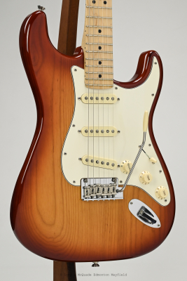 Fender - American Professional Stratocaster Maple Fingerboard - Sienna Sunburst 3