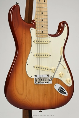 Fender - American Professional Stratocaster Maple Fingerboard - Sienna Sunburst 2