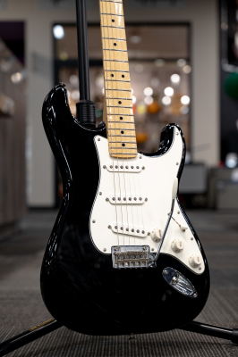 Fender - Player Stratocaster Maple - Black 2