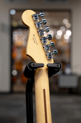 Fender - Player Stratocaster Maple - Black 6