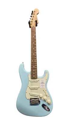 Fender MIJ Junior Collection Stratocaster - Satin Daphne Blue 2