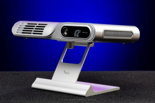 PIQS - Android LED Projector 16:9/1080p with Stand