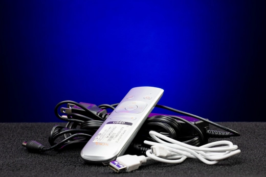 PIQS - Android LED Projector 16:9/1080p with Stand 2