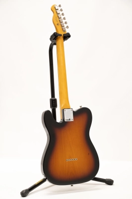 Fender - Noventa Telecaster, Pau Ferro Fingerboard - 2-Colour Sunburst 2
