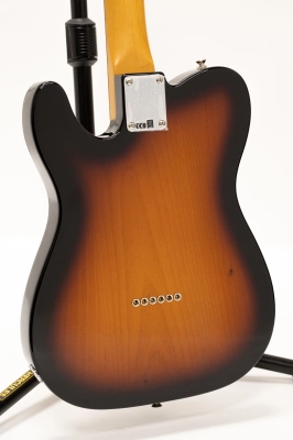 Fender - Noventa Telecaster, Pau Ferro Fingerboard - 2-Colour Sunburst 2