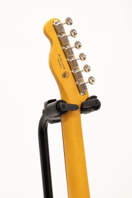 Fender - Noventa Telecaster, Pau Ferro Fingerboard - 2-Colour Sunburst 2