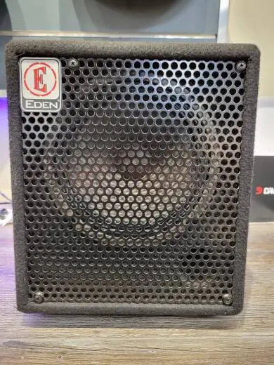 EDEN EC8-C BASS COMBO
