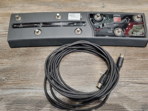 ギター Hughes & Kettner FSM-432 MK III Hughes & Kettner FSM432 MKIII Footswitch | Long & McQuade