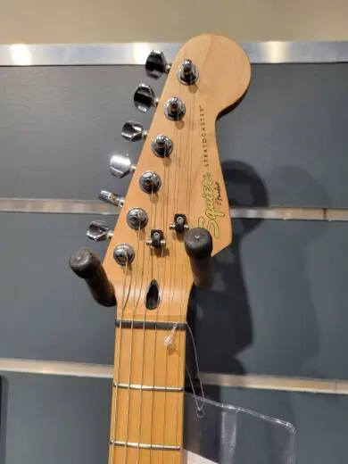 SQUIER DLX STRAT MN DAPHNE BLUE 2