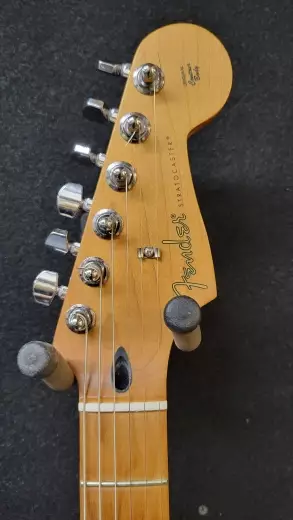 FENDER DE PLAYER STRAT HSS RMN SHELL PINK 4