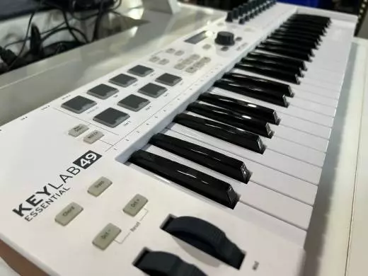 Arturia - KEYLAB ESSE 49 2