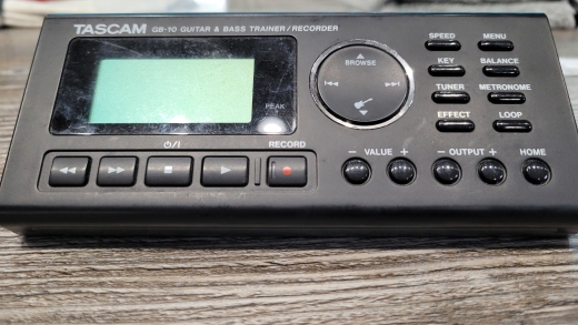 TASCAM GUITAR AND BASS TRAINER GB-10