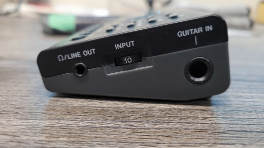 TASCAM GUITAR AND BASS TRAINER GB-10 3