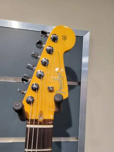 FENDER 70TH ANNIV AM PRO II STRAT COMET 2