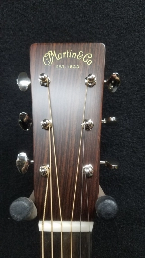 Martin Guitars - D-28 3