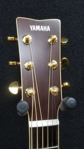 Yamaha LJ6ARE Brown Sunburst w/ Case 3