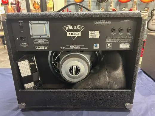FENDER DELUXE 900 AMP W DSP CELESTION SPEAKER 2
