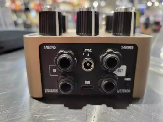 UA GOLDEN REVERB PEDAL 2
