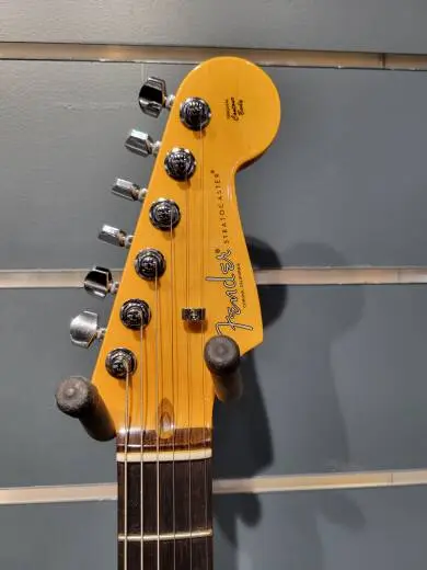 FENDER 70TH ANNIV AM PRO II STRAT COMET 2