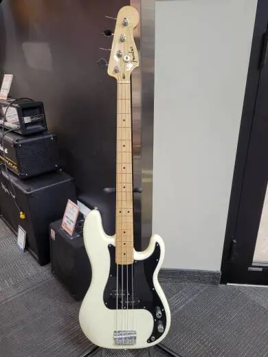 FENDER STANDARD P-BASS MPL BLK/PG OWT