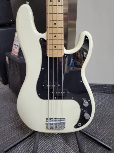 FENDER STANDARD P-BASS MPL BLK/PG OWT 2