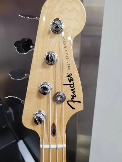 FENDER STANDARD P-BASS MPL BLK/PG OWT 2