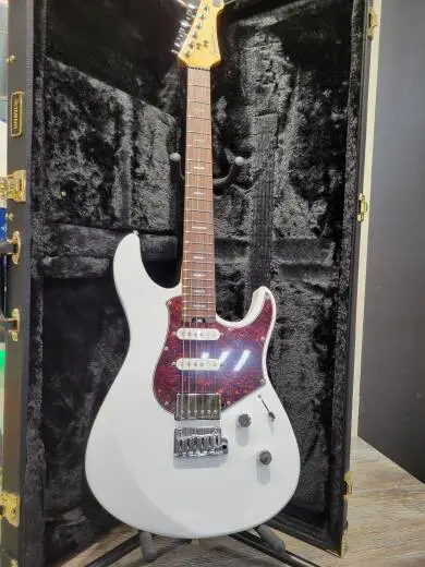 YAMAHA PACIFICA PRO SHELL WHITE RW