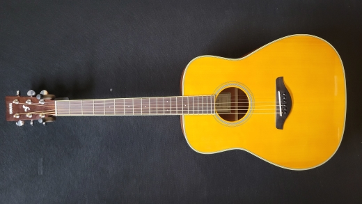 YAMAHA FG TRANSACOUSTIC SOLID SPRC TOP VIN TN