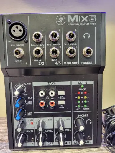 Mackie - MIX5 2