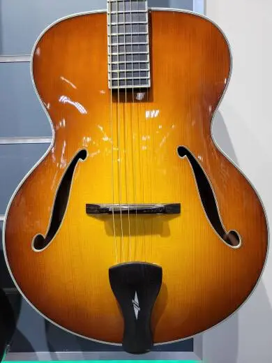 Eastman Guitars - AR805-GB 2
