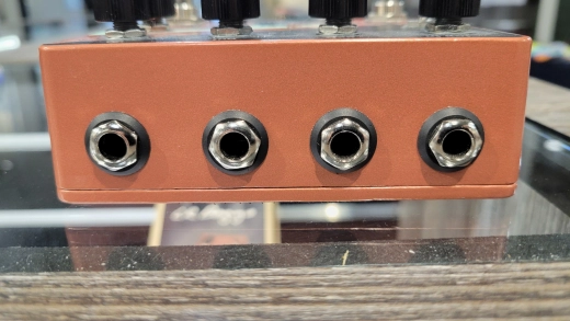 Walrus Audio - MONUMENT - HARMONIC TAP-TREMOLO V1 2