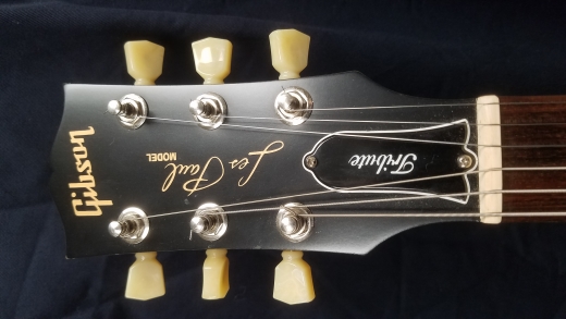 Gibson Les Paul Tribute - Satin Honeyburst 3