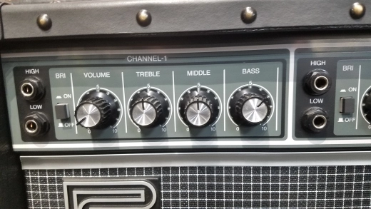 Roland - JC-120 2
