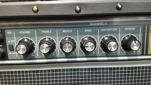 Roland - JC-120 3