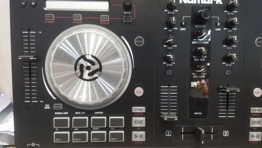 Numark - MIXTRACK PRO 3 2
