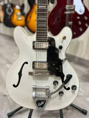 Guild Starfire V - Snowcrest White 2