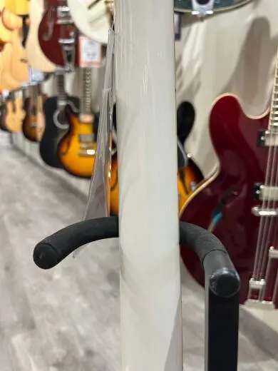 Guild Starfire V - Snowcrest White 2