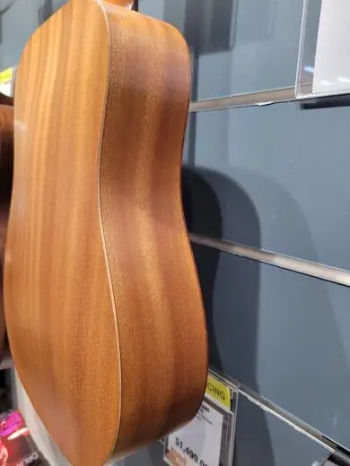 Taylor Guitars - BT2 LEFT 2