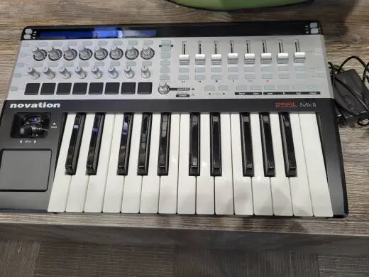 Novation - REM 25 SL MK2