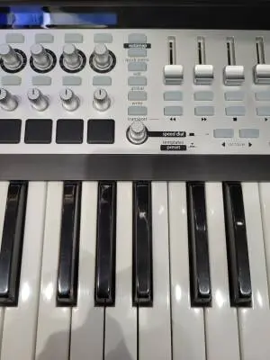 Novation - REM 25 SL MK2 2
