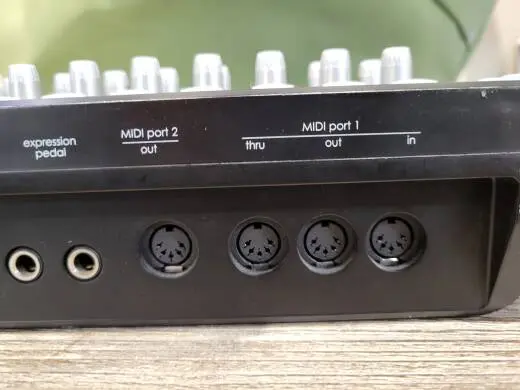 Novation - REM 25 SL MK2 2