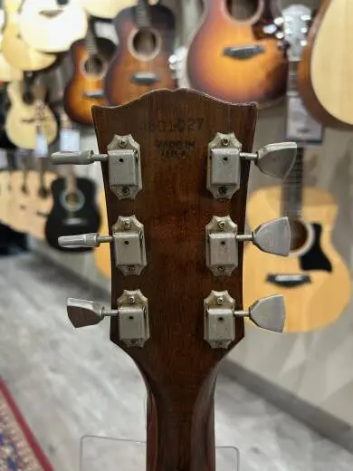 GIBSON SJ DLX - EARLY TO MID 70'S 2