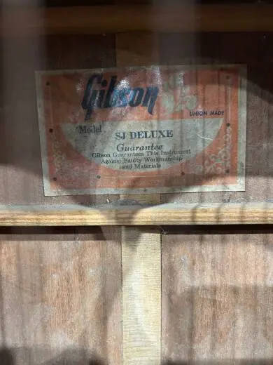 GIBSON SJ DLX - EARLY TO MID 70'S 2