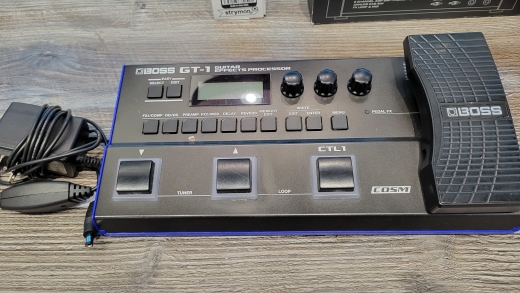 BOSS - GT-1 2