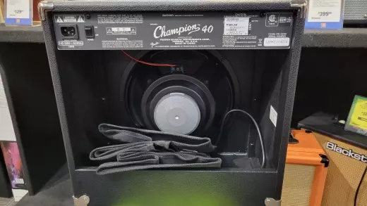 FENDER CHAMPION 40 2
