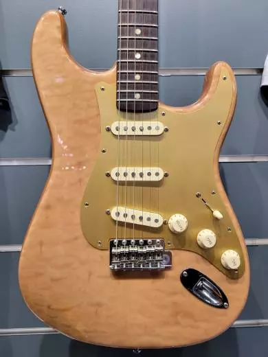FENDER RARITIES QUILT MAPLE TOP STRAT 2