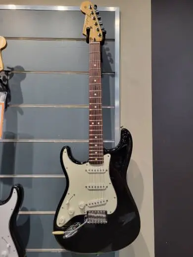 FENDER STD STRAT LH RW BLK