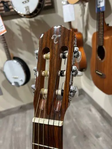 Takamine - GC1CE-NAT 2